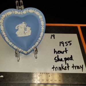 1955 Wedgwood Heart shaped trinket tray